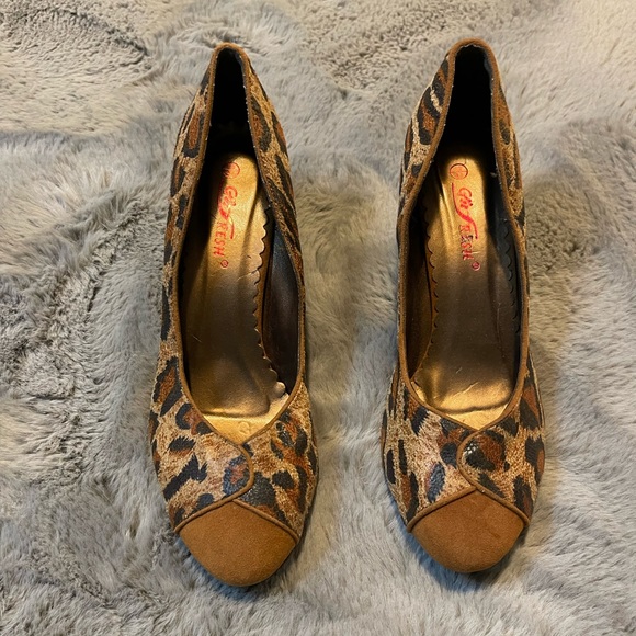 Leopard Print Heels - Picture 5 of 10